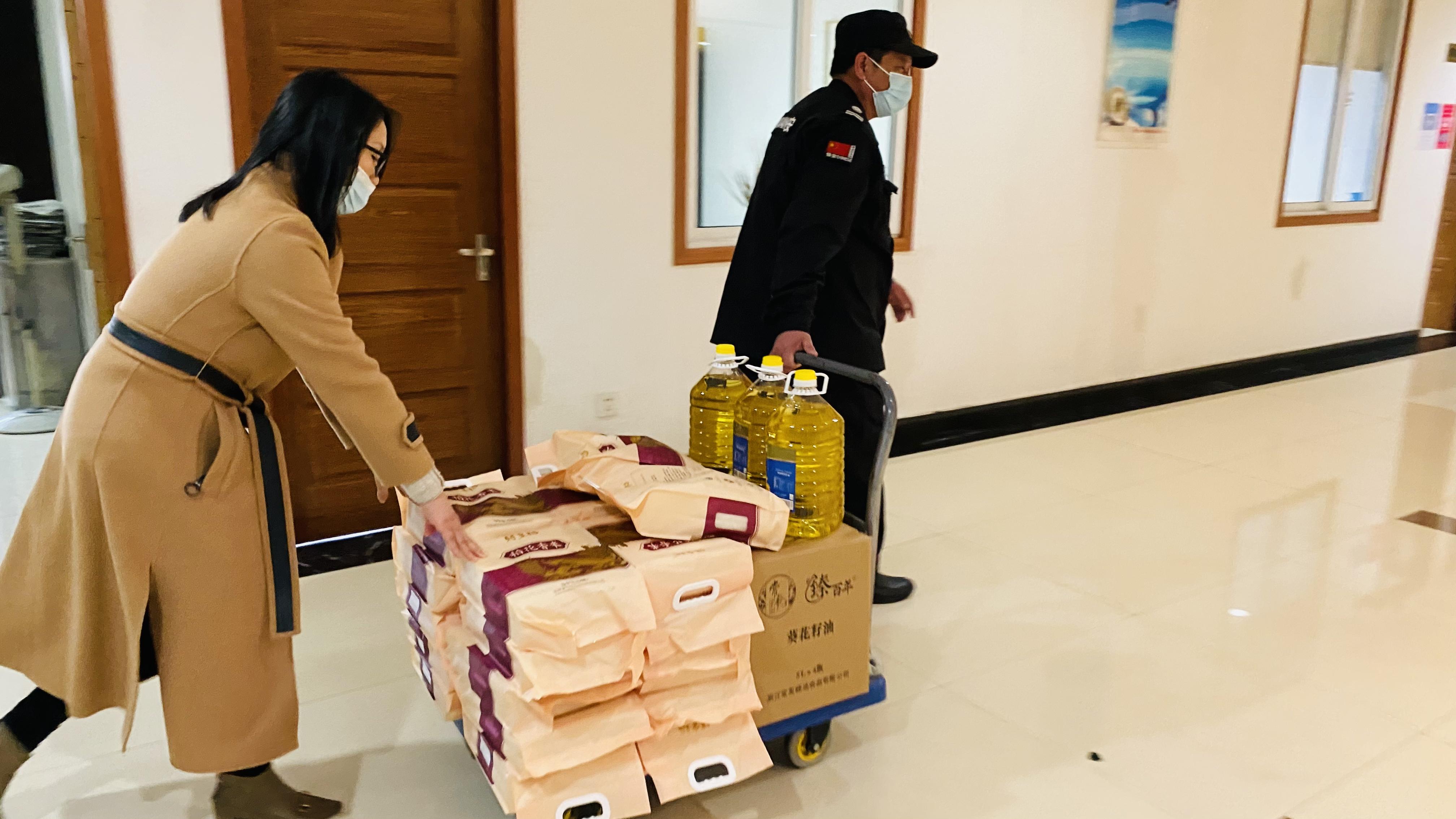 心系員工，溫暖新春！ 錢江商城為全體員工發(fā)放春節(jié)福利